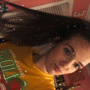 Meet your Posher, Claire